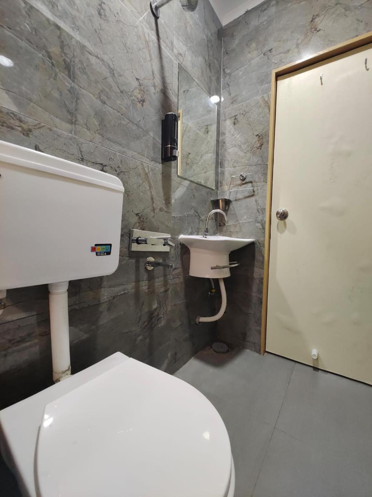 Hotel Prasang Σουράτ Εξωτερικό φωτογραφία
