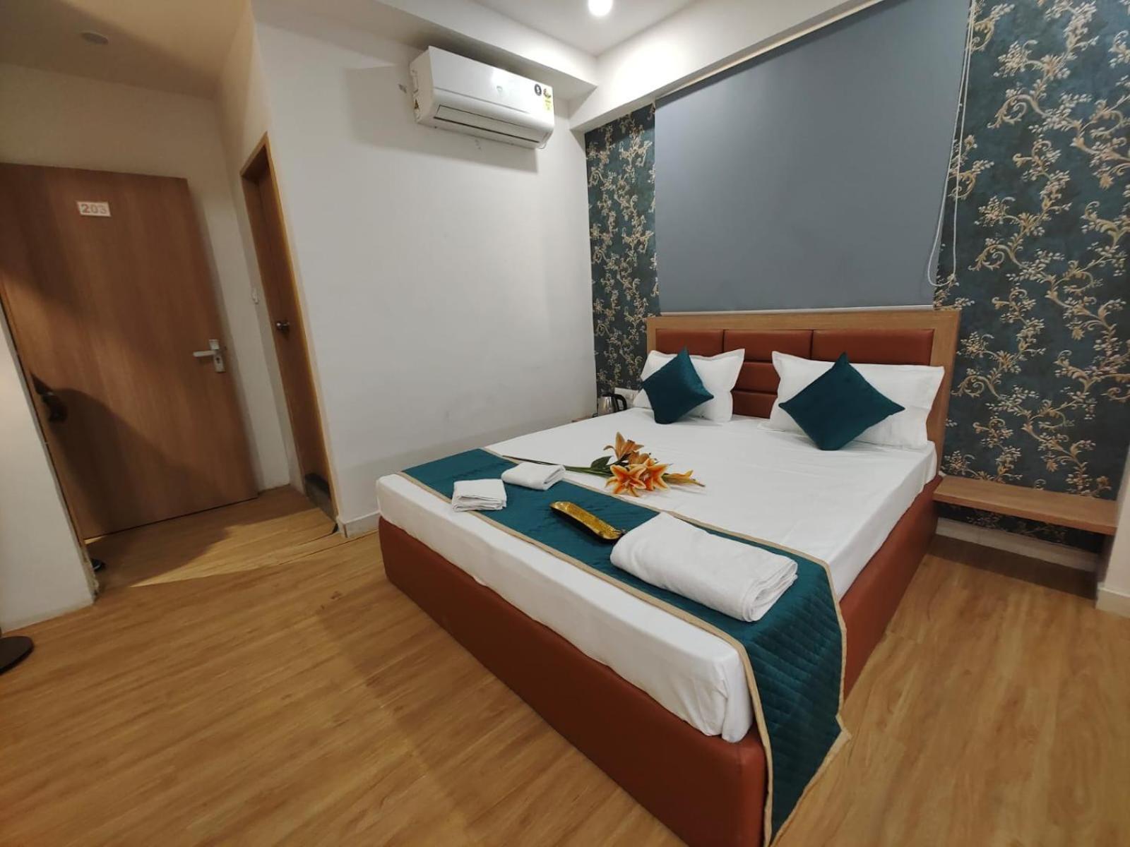 Hotel Prasang Σουράτ Εξωτερικό φωτογραφία